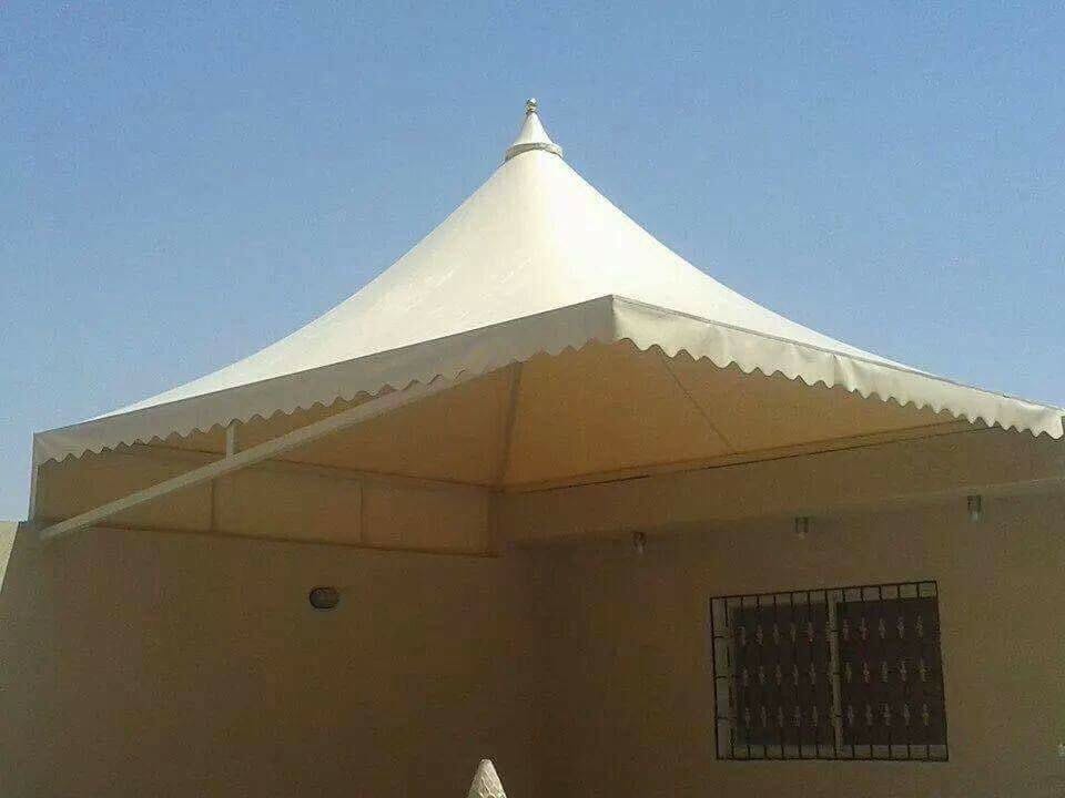 مظلات هرمية في الرياض